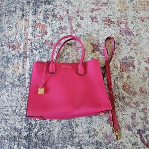 Michael Kors handbag with attachable shoulder strap